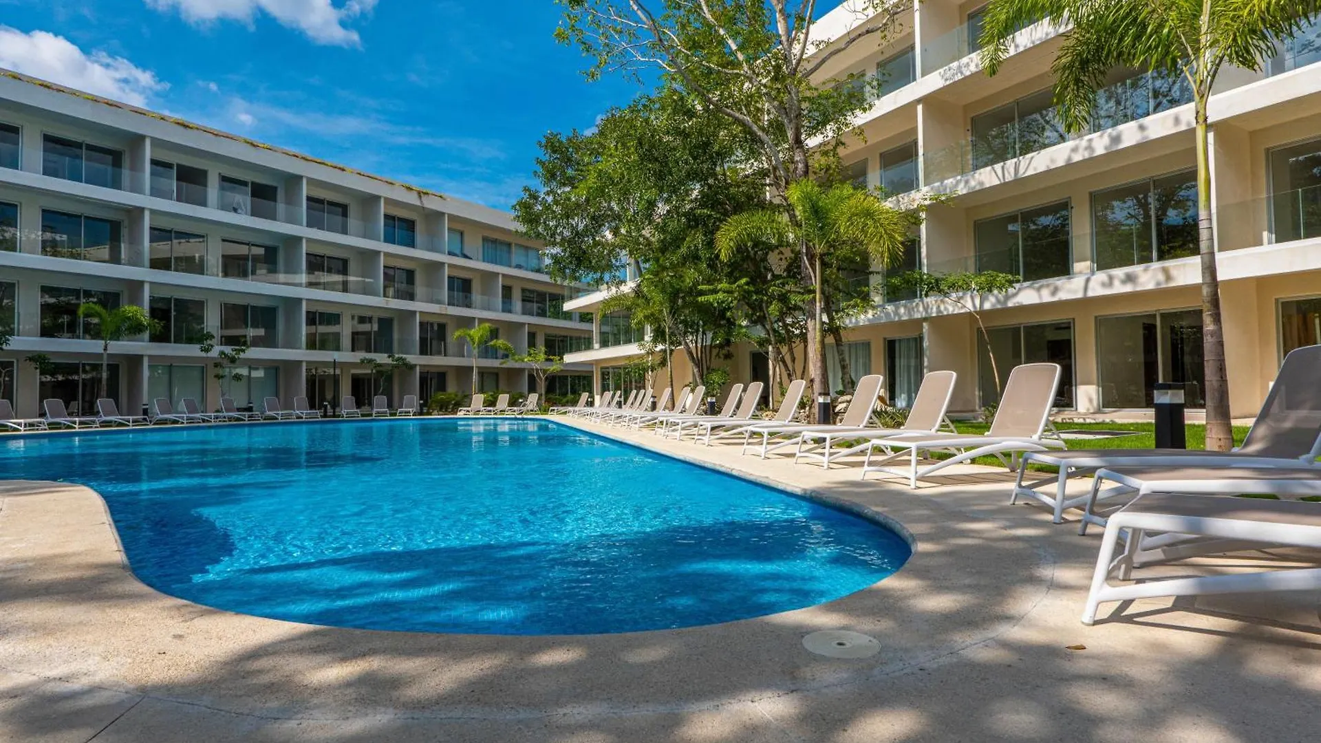 Wooden Retreat Hotel Playa del Carmen