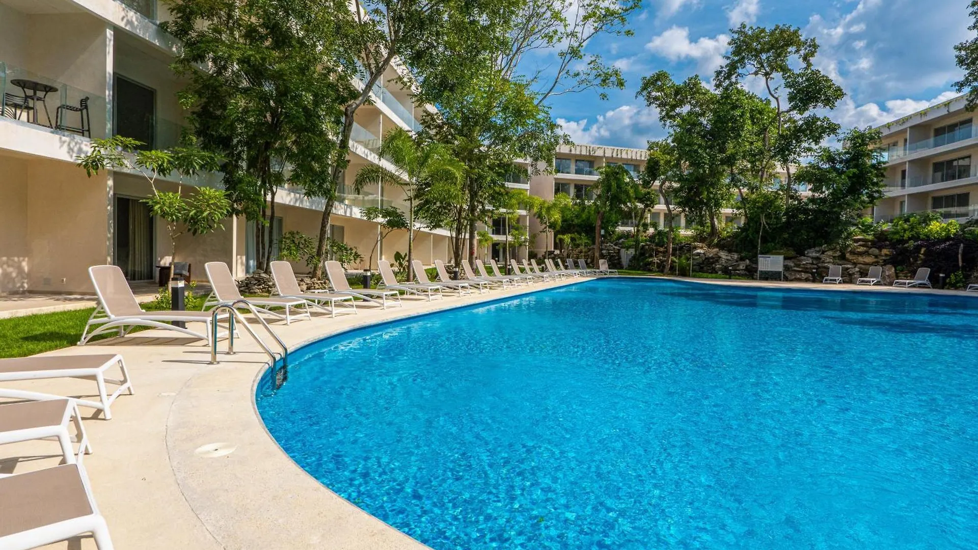 Wooden Retreat Hotel Playa del Carmen