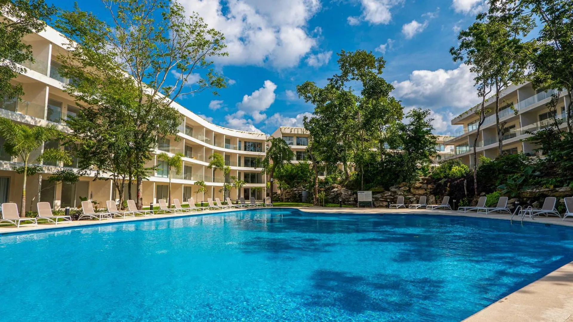 Wooden Retreat Hotel Playa del Carmen