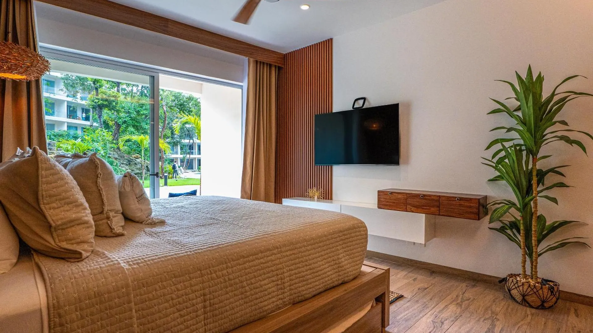 Wooden Retreat Hotel Playa del Carmen